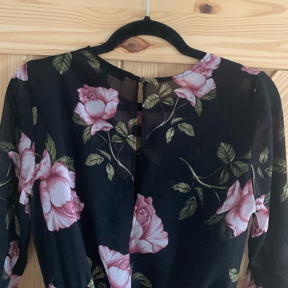 Floral romper with pockets - Picture 4 of 6